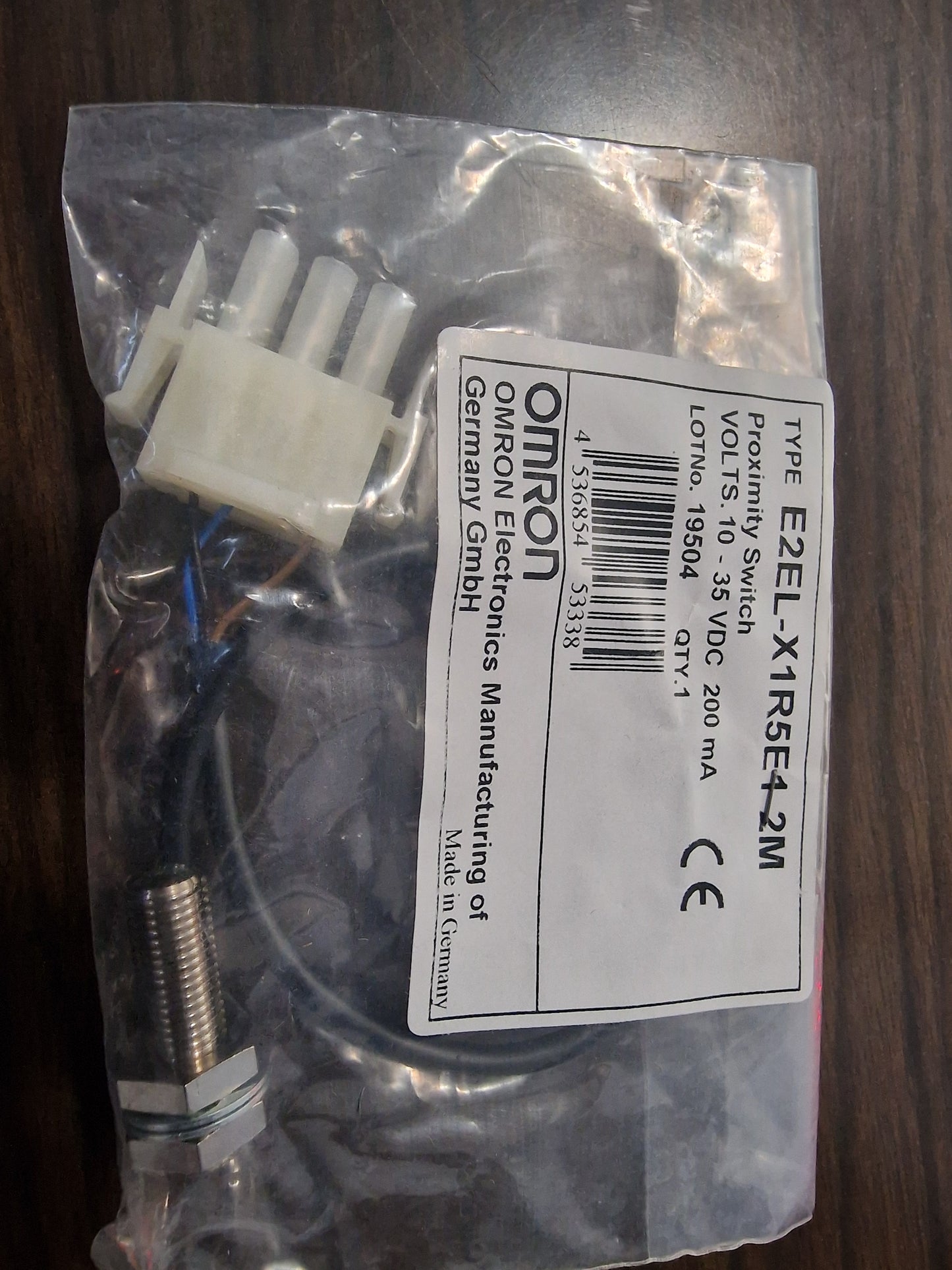 E2EL-X1R5F1 2M SENSORE DI PROSSIMITA' CAPACITIVO OMRON